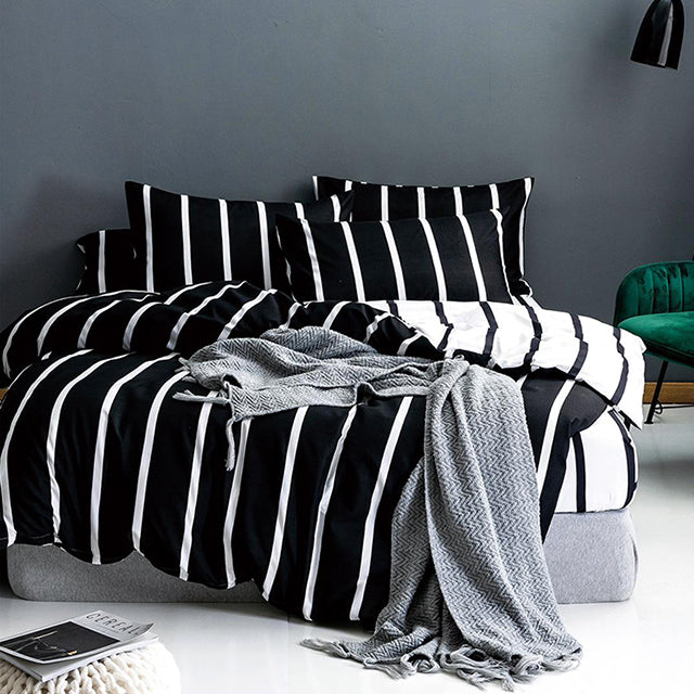 Спално бельо от поликотън – бяло и черно с райета