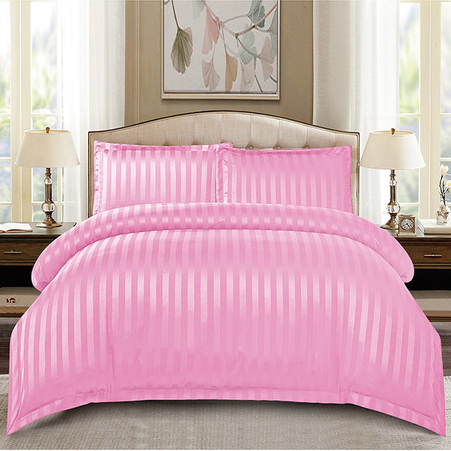 Едноцветно спално бельо с ластик - розов цвят с райе