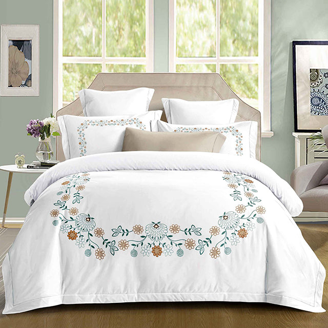 Луксозно спално бельо с ластик - бяло с цветя