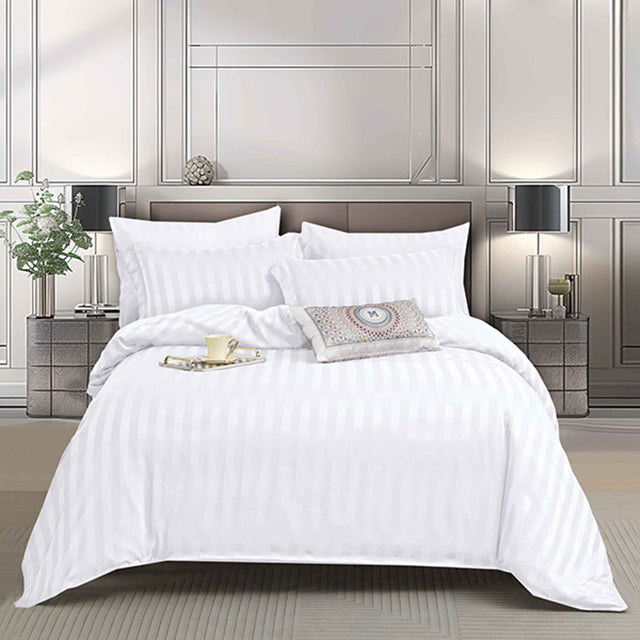 Едноцветно спално бельо с ластик - бяло с райе