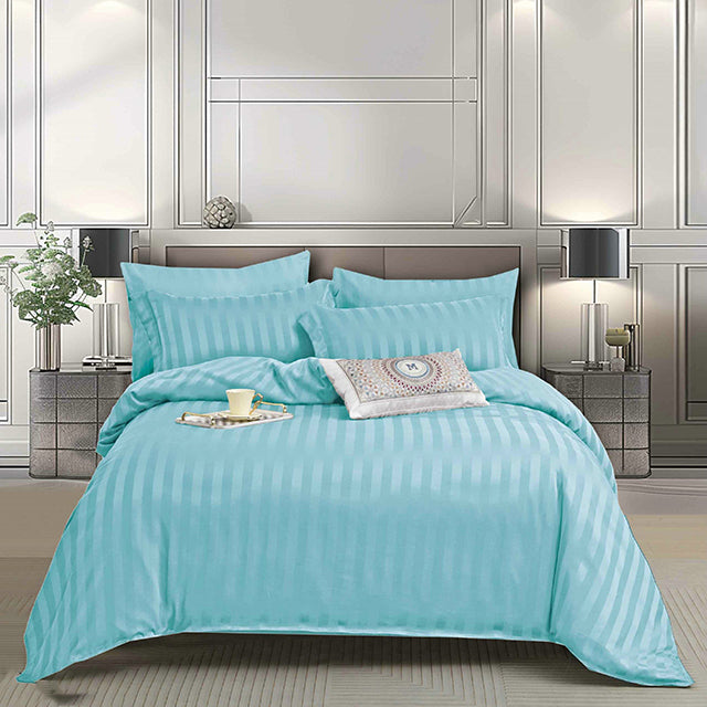 Едноцветно спално бельо с ластик 6 части - небесно синьо с райе