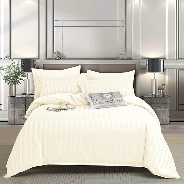 Едноцветно спално бельо с ластик 6 части - цвят крем с райе