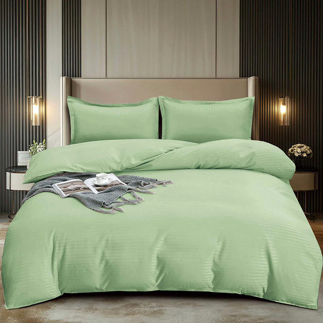 Едноцветно спално бельо с ластик - зелено с райе