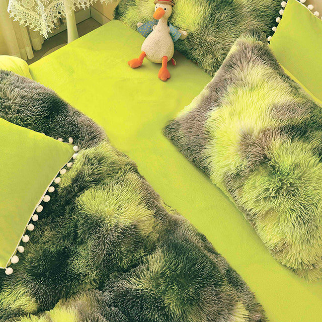 Едноцветен пухкав спален комплект Shaggy – петнисто зелено и черно