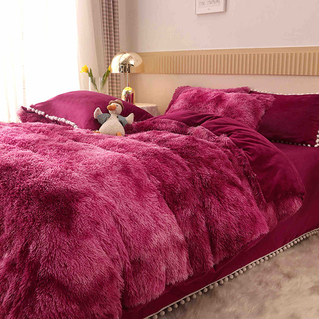 Едноцветен пухкав спален комплект Shaggy – петнисто виолетово и бордо