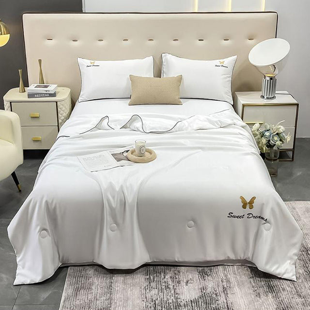 Луксозно спално бельо с нежно покривало и бродерия – бяло