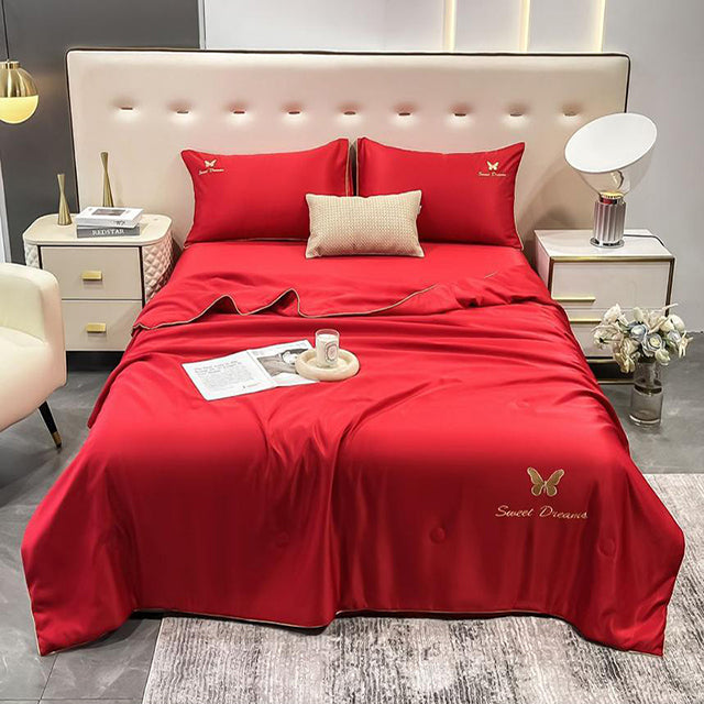 Луксозно спално бельо с нежно покривало и бродерия – червено