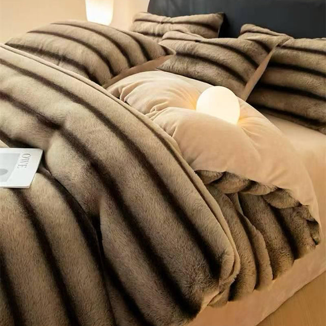 Луксозен комплект с изкуствен косъм от норка - светлокафяво и черно - MX-01