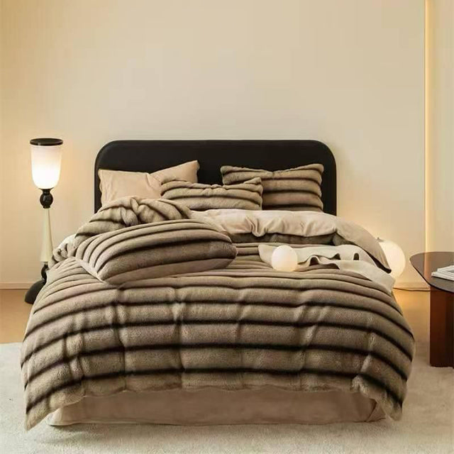 Луксозен комплект с изкуствен косъм от норка - светлокафяво и черно