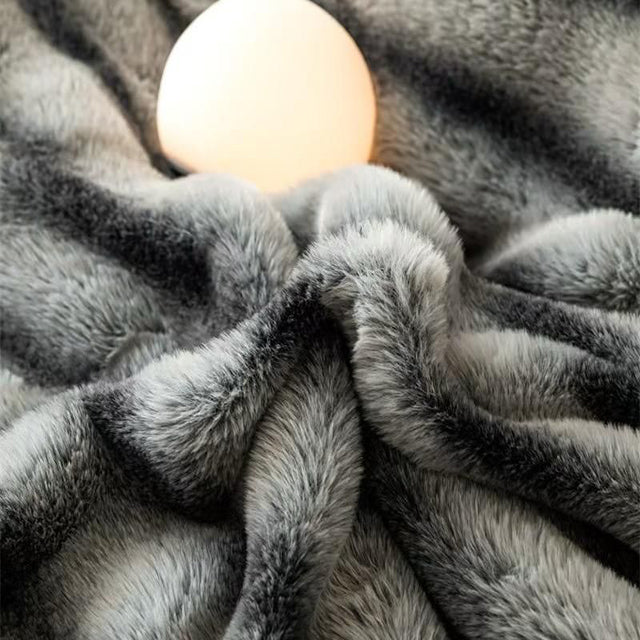 Луксозен комплект с изкуствен косъм от норка - светлосиво и черно - MX-02