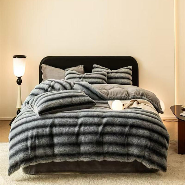 Луксозен комплект с изкуствен косъм от норка - светлосиво и черно