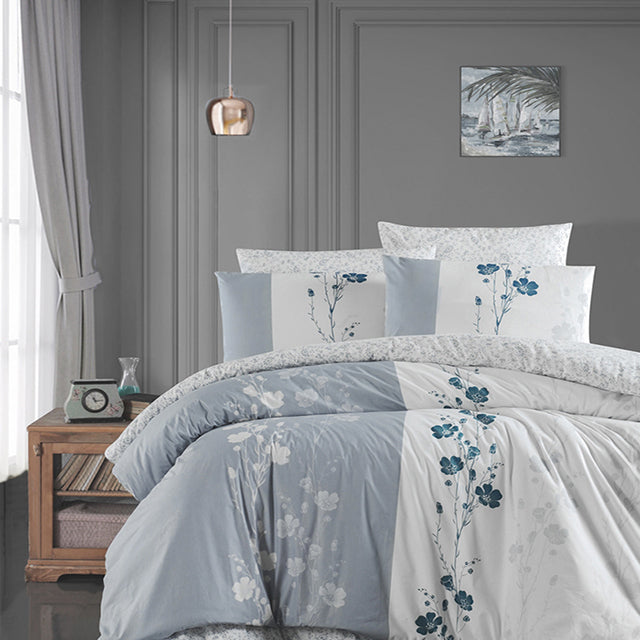 Спално бельо от ранфорс памук – бяло и синьо с цветя