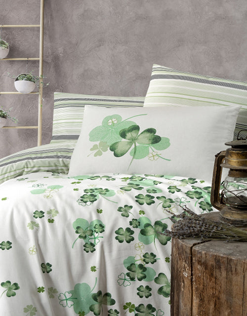 Спално бельо от ранфорс памук – бяло със зелени детелини