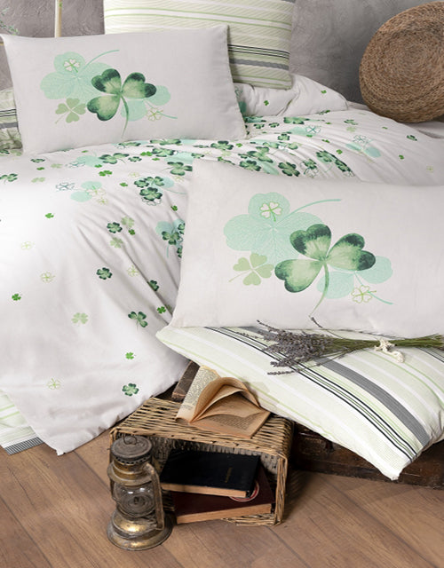 Спално бельо от ранфорс памук – бяло със зелени детелини