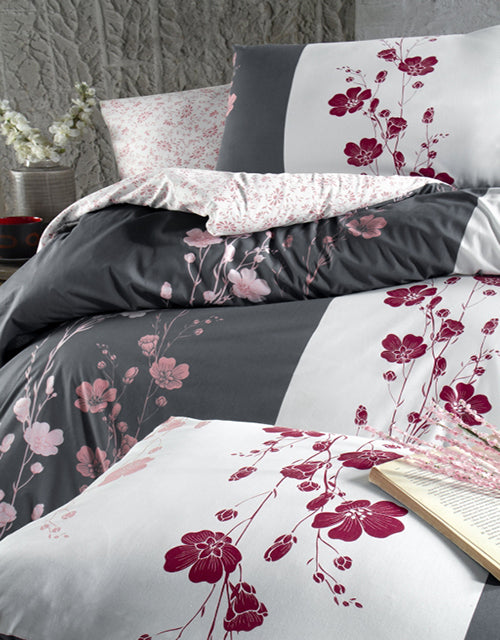 Спално бельо с 2 плика от ранфорс памук – сиво и бяло с розови и червени цветя