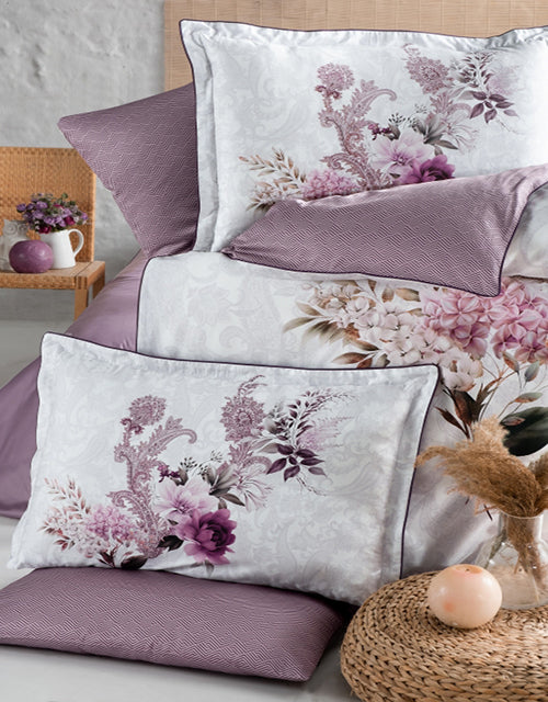 3D Спално бельо с памучен сатен – бяло и тъмнолилаво с цветя