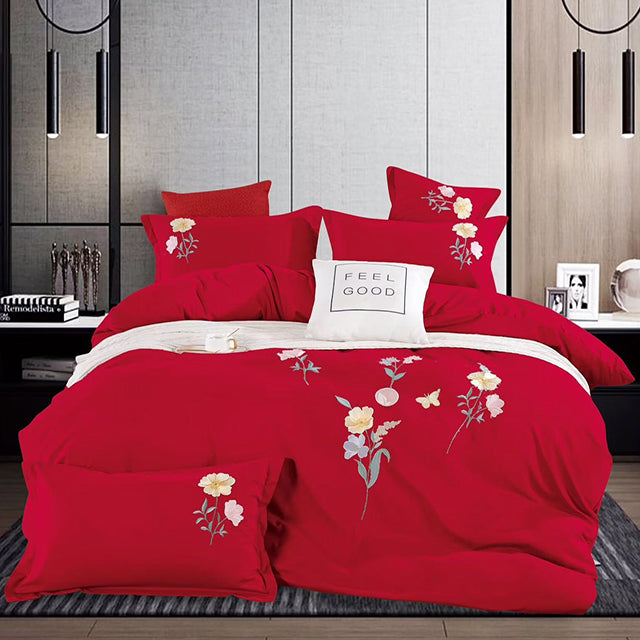 Спално бельо с ластик и бродерия - червен цвят