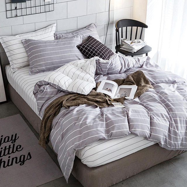 Спално бельо от поликотън – сиво и бяло с райета