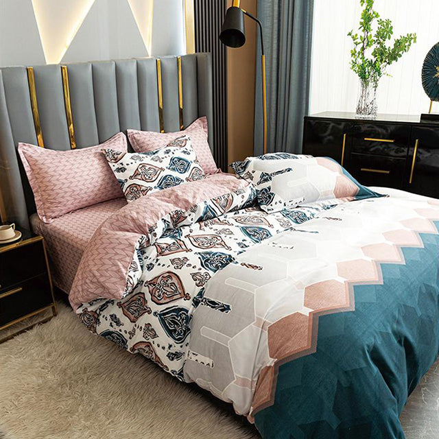 Спално бельо от поликотън – бежово сиво бяло и синьо с орнаменти