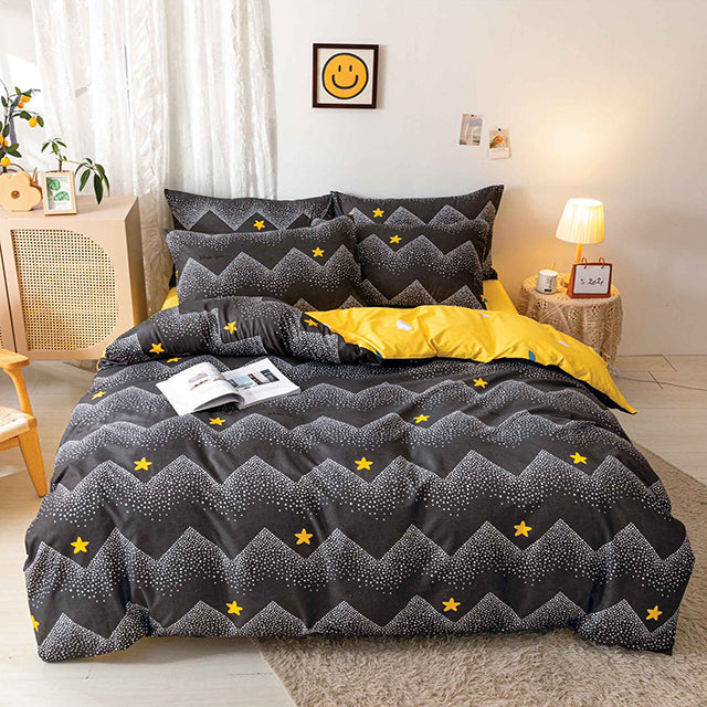 Спално бельо от поликотън – тъмносиво и жълто с фигурки и звездички