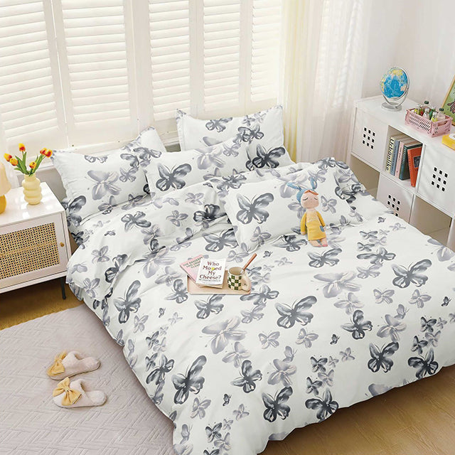 Спално бельо от поликотън – бяло със сиви пеперуди