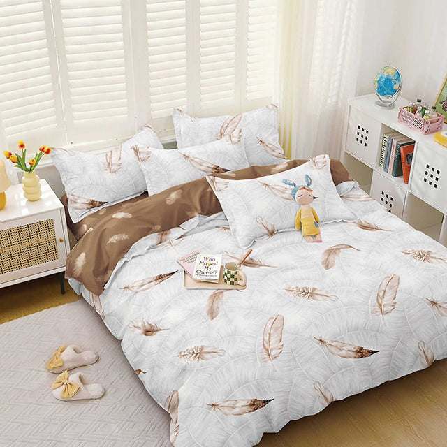 Спално бельо от поликотън – светлосиво и кафяво с пера