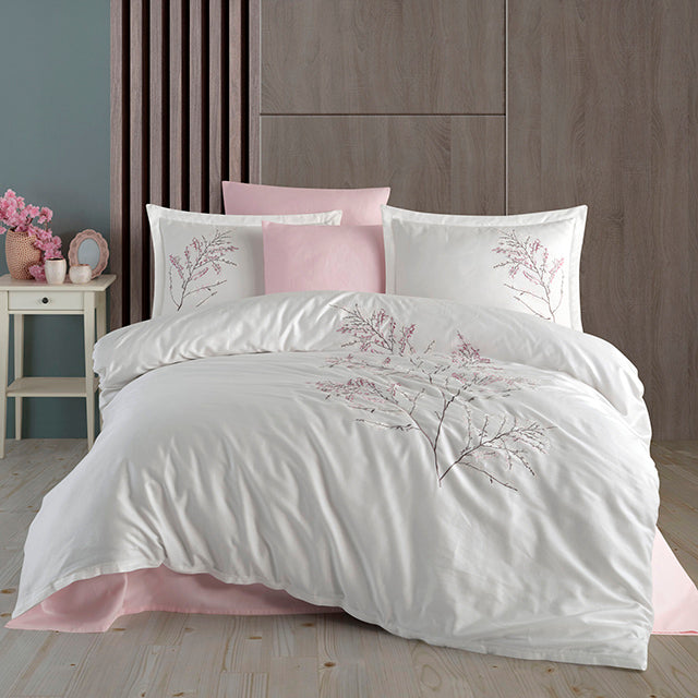 Луксозно спално бельо от бамбук с бродерия - Blesk Crem