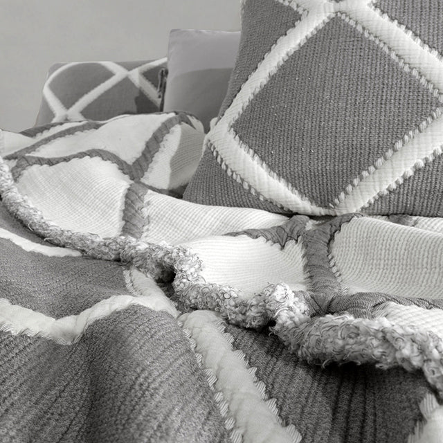 Луксозно спално бельо с покривало и бродерия - Gracia Antrasit