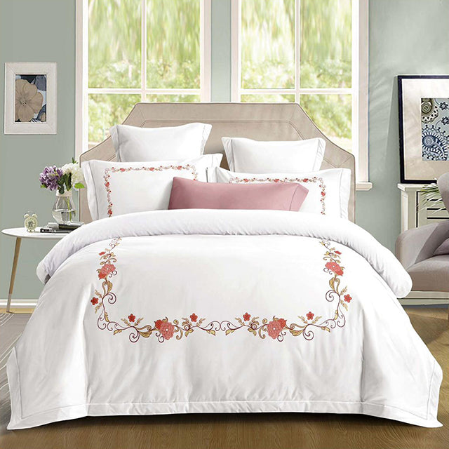 Луксозно спално бельо с ластик – бяло с нежни цветя