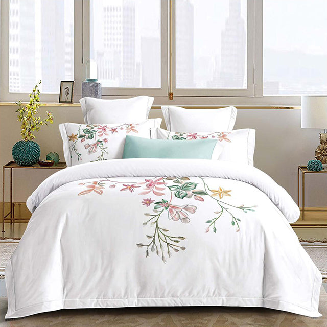 Луксозно спално бельо с ластик – бяло с красиви цветя