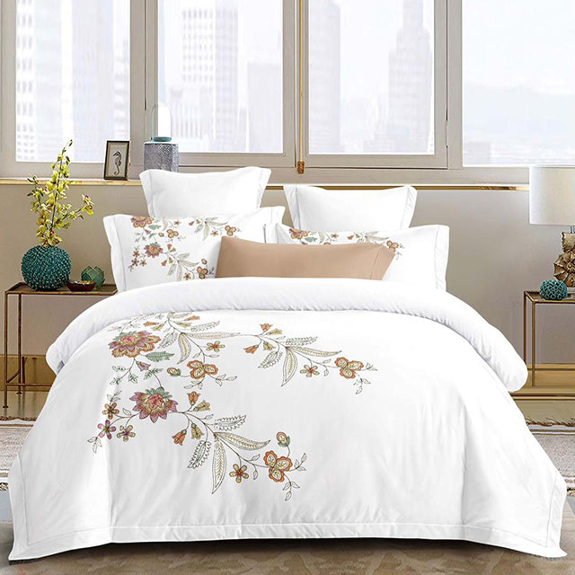 Луксозно спално бельо с ластик – бяло с флорарен мотив