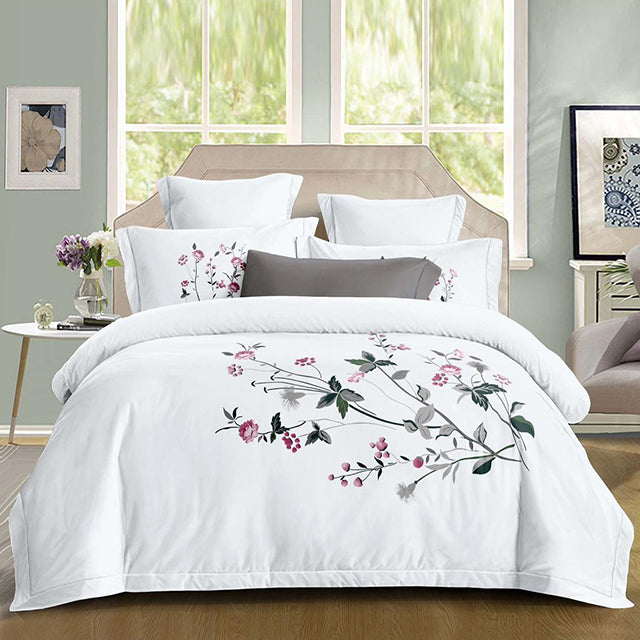 Луксозно спално бельо с ластик – бяло с нежни цветя