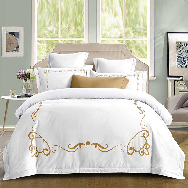 Луксозно спално бельо с ластик – бяло със златни символи