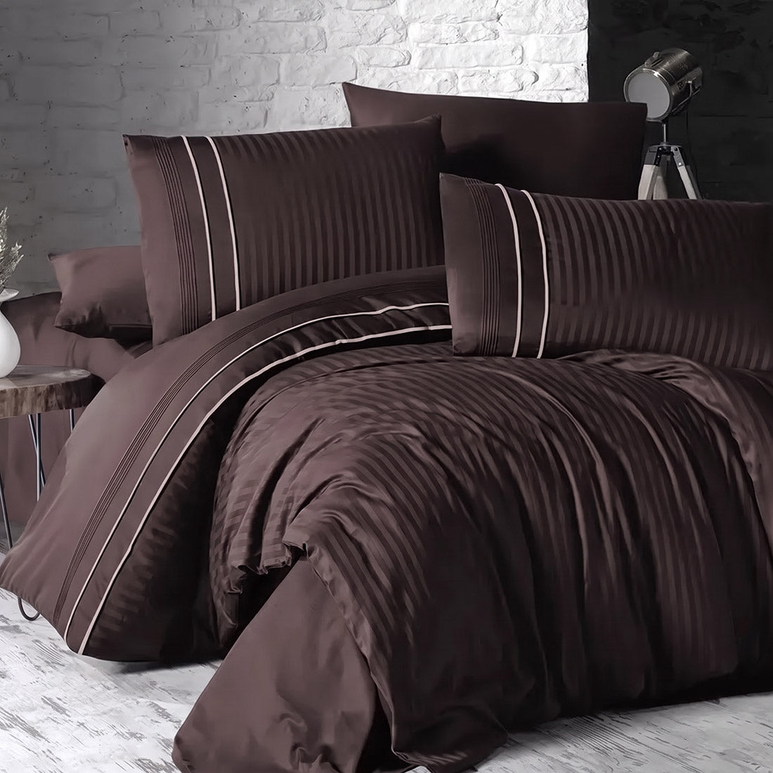 Двоен спален комплект Delux Saten -  Stripe Style Chocolate