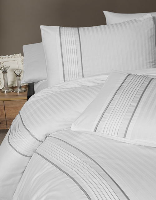 Спално бельо от VIP памучен сатен - бяло със сиви кантове