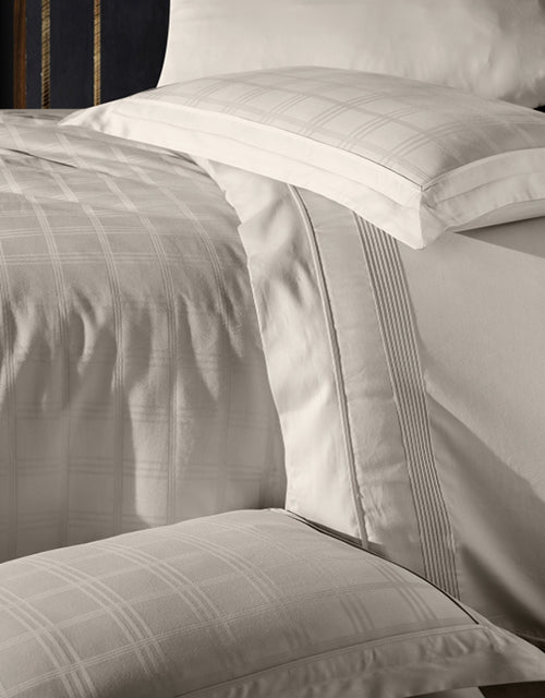 Спално бельо от VIP памучен сатен - мръсно бяло с квадрати