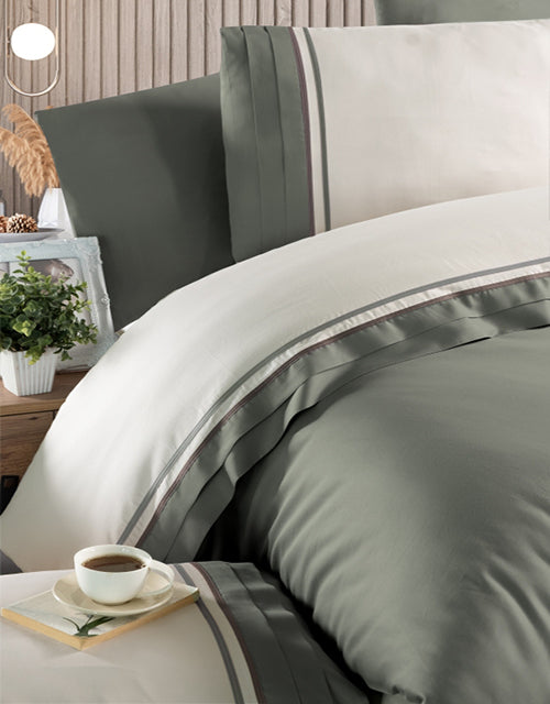 Спално бельо от VIP памучен сатен - тъмнозелено и мръснобяло