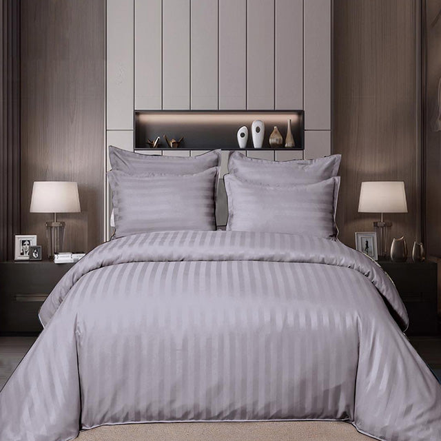 Едноцветно спално бельо от 6 части с ластик - светлосиво с райе