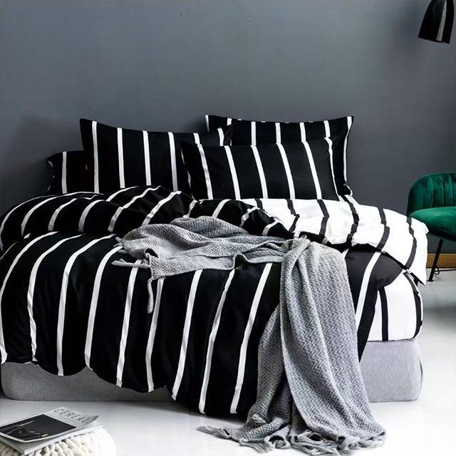Спално бельо с ластик от 100% памук – черно и бяло с линии