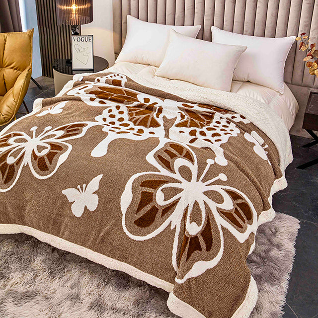 Плюшено 3D одеяло - Кафяв цвят с пеперуди