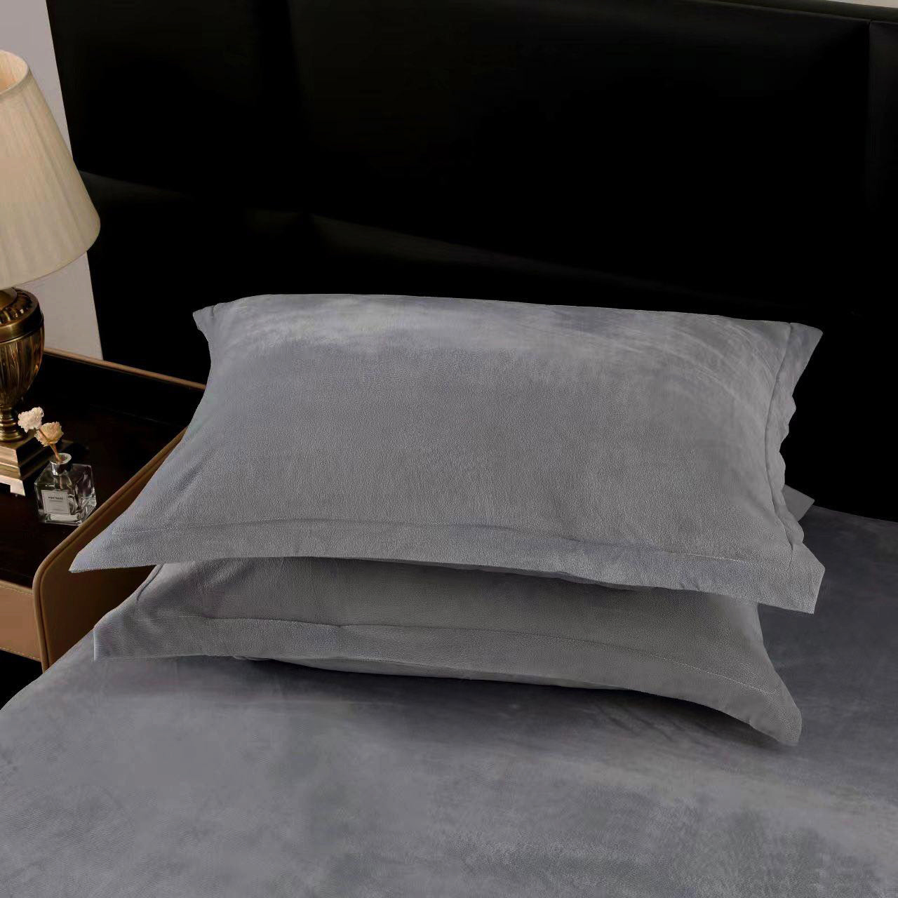 Спално бельо с изкуствен заешки косъм – сиво