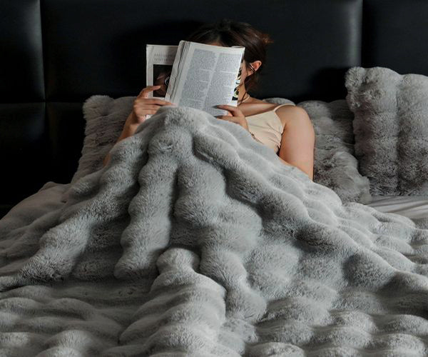 Спално бельо с изкуствен заешки косъм – сиво