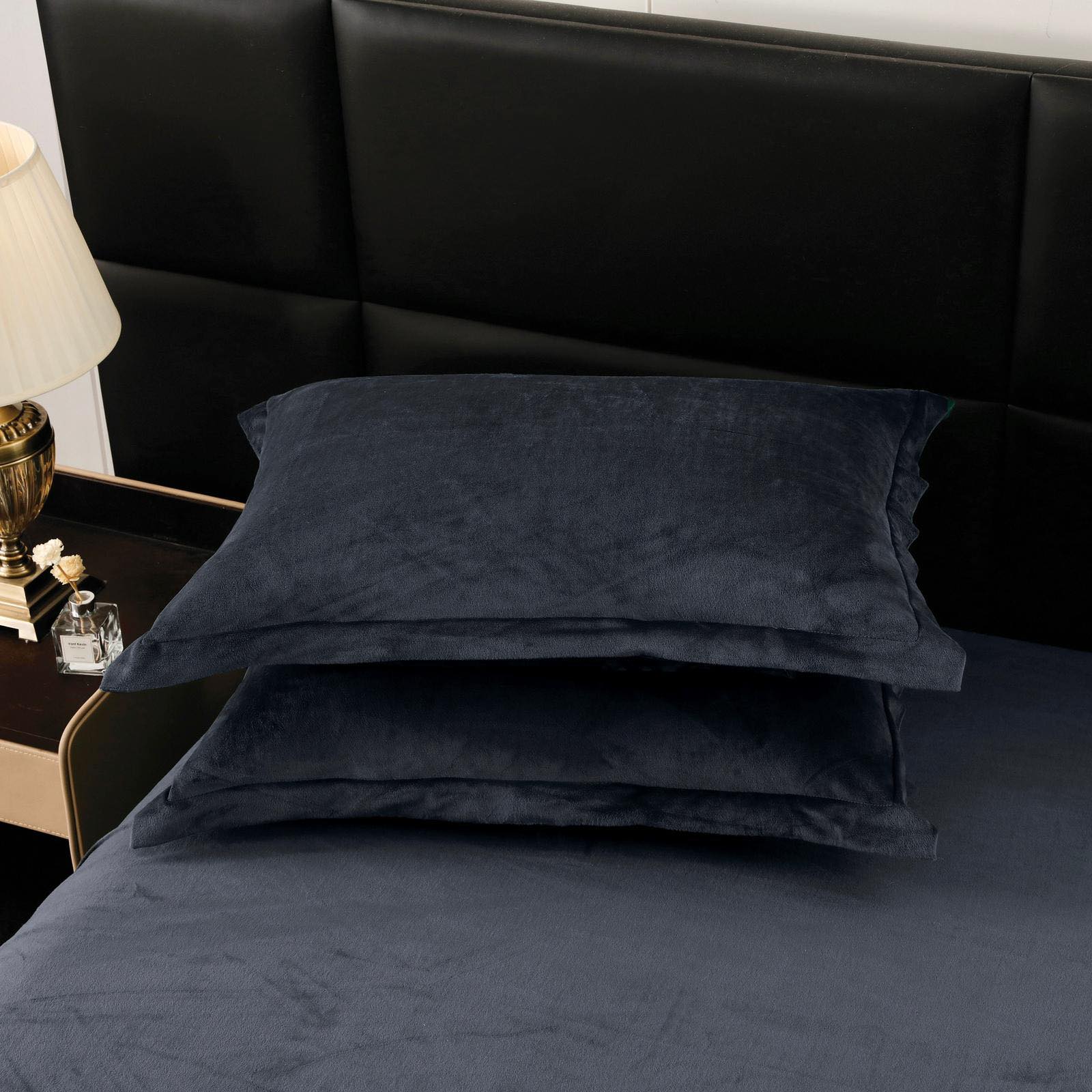 Спално бельо с изкуствен заешки косъм – черно