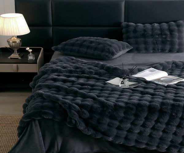 Спално бельо с изкуствен заешки косъм – черно