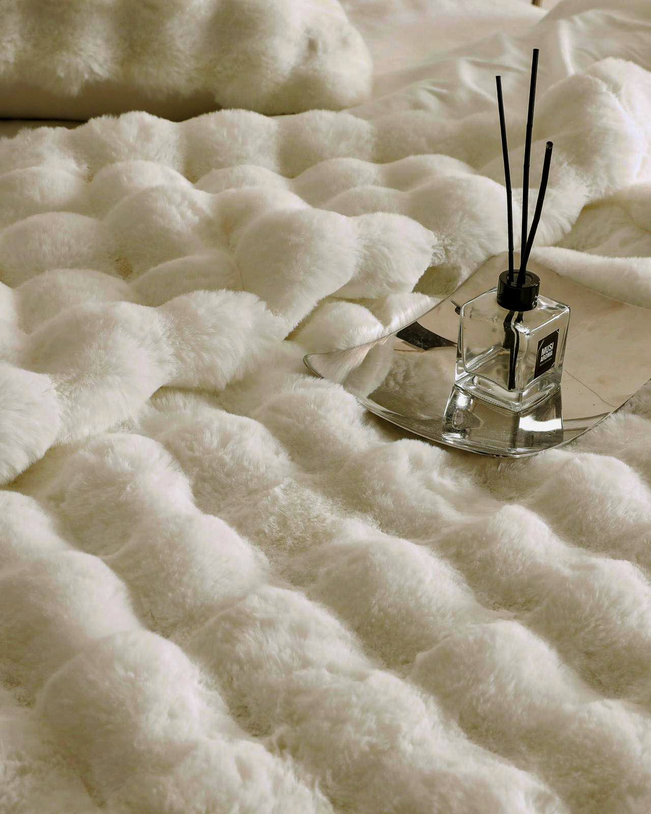 Спално бельо с изкуствен заешки косъм – екрю