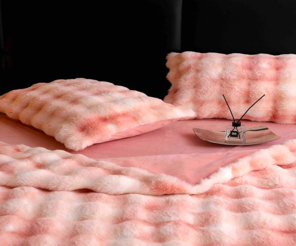 Спално бельо с изкуствен заешки косъм – розово