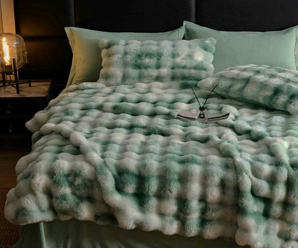 Спално бельо с изкуствен заешки косъм – ментов цвят с бяло