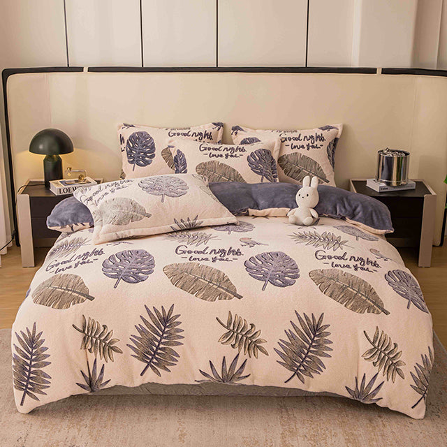 Спално бельо Cocolino - цвят крем с листа и надписи