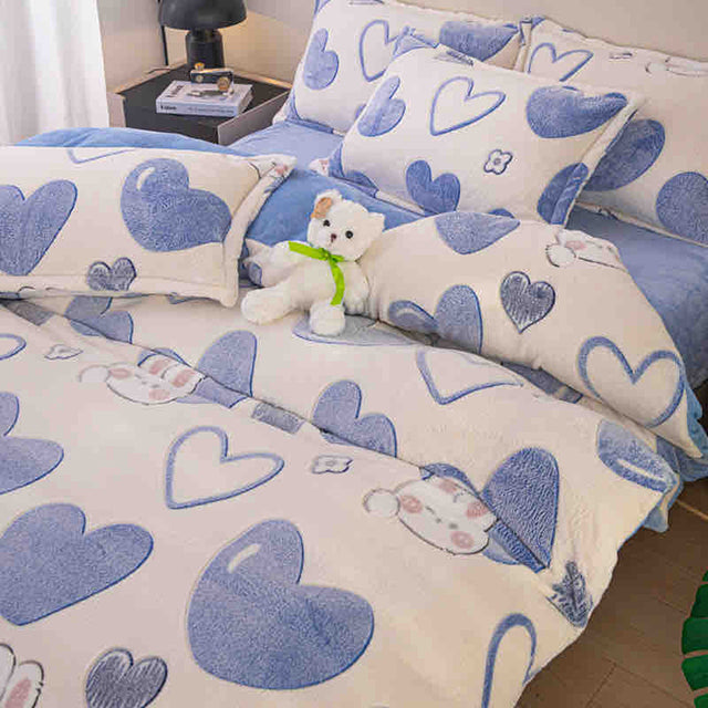 Спално бельо с ластик Cocolino – цвят крем и синьо със сърца и зайчета