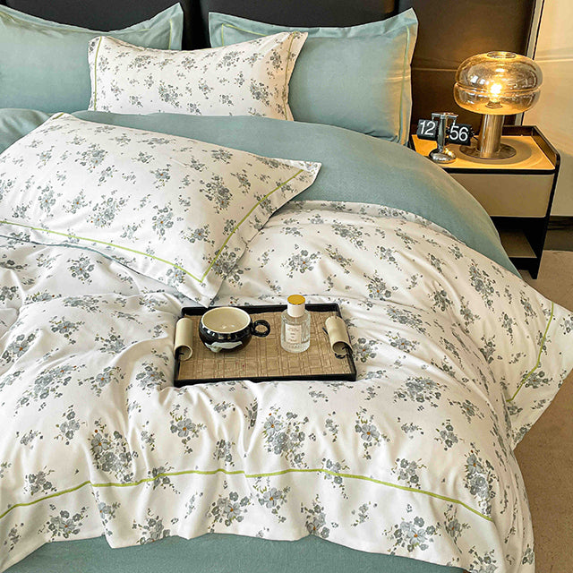 Спално бельо от бархет с ластик - цвят крем и мента с цветя